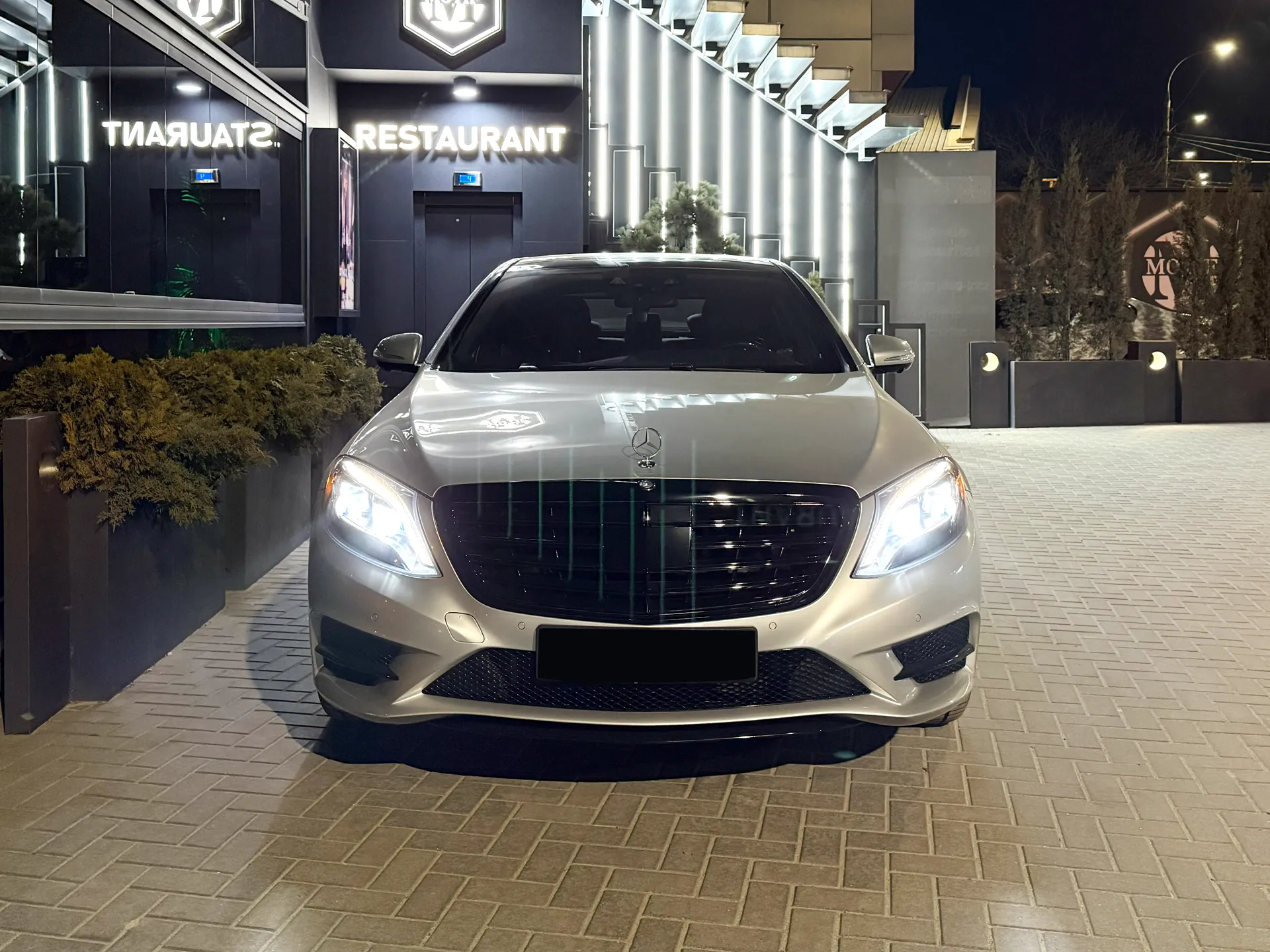 Închiriere Mercedes-Benz S 550e în Moldova - AutoTerra