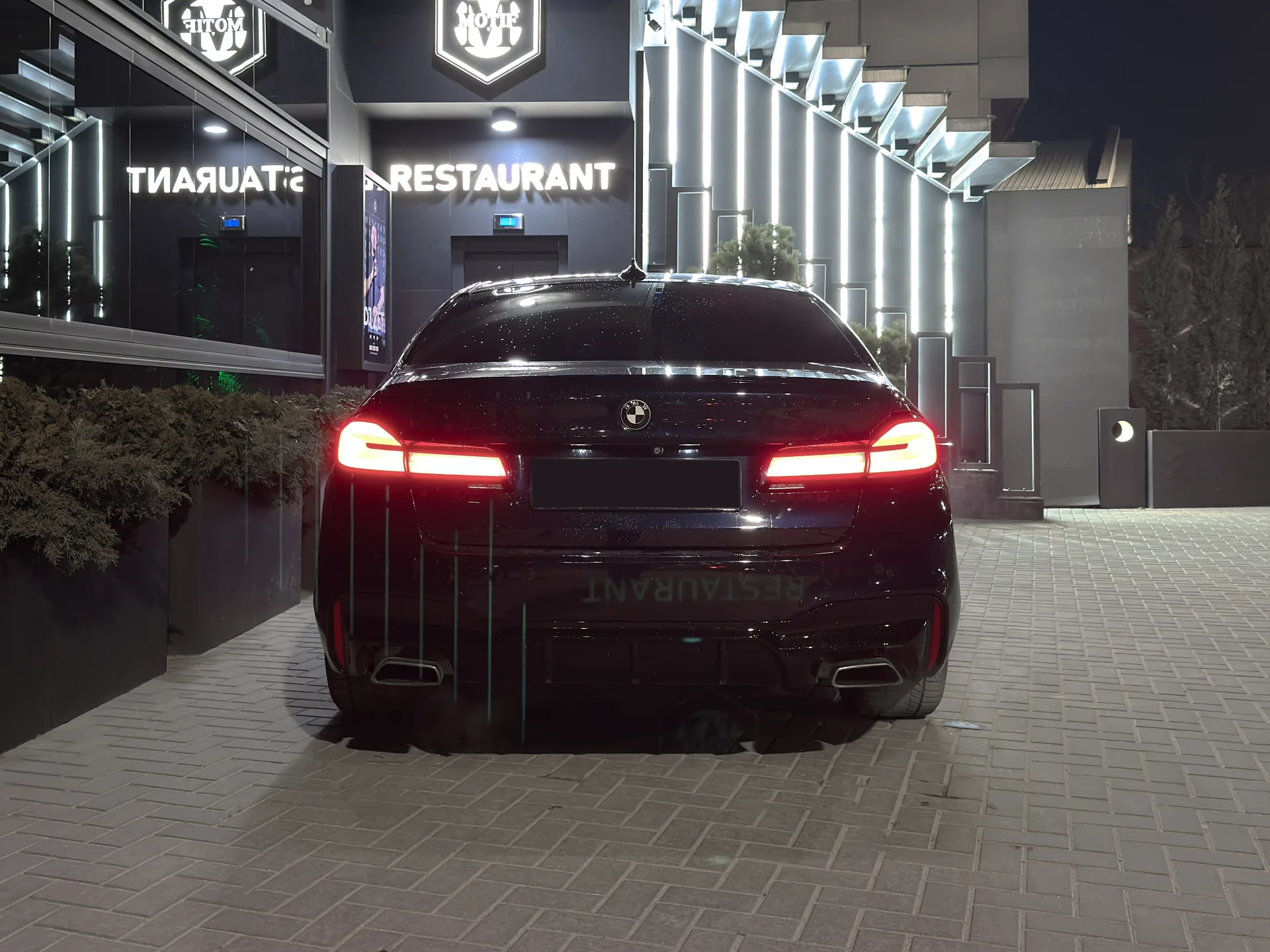 Închiriere BMW 530i xDrive G30 în Moldova - AutoTerra