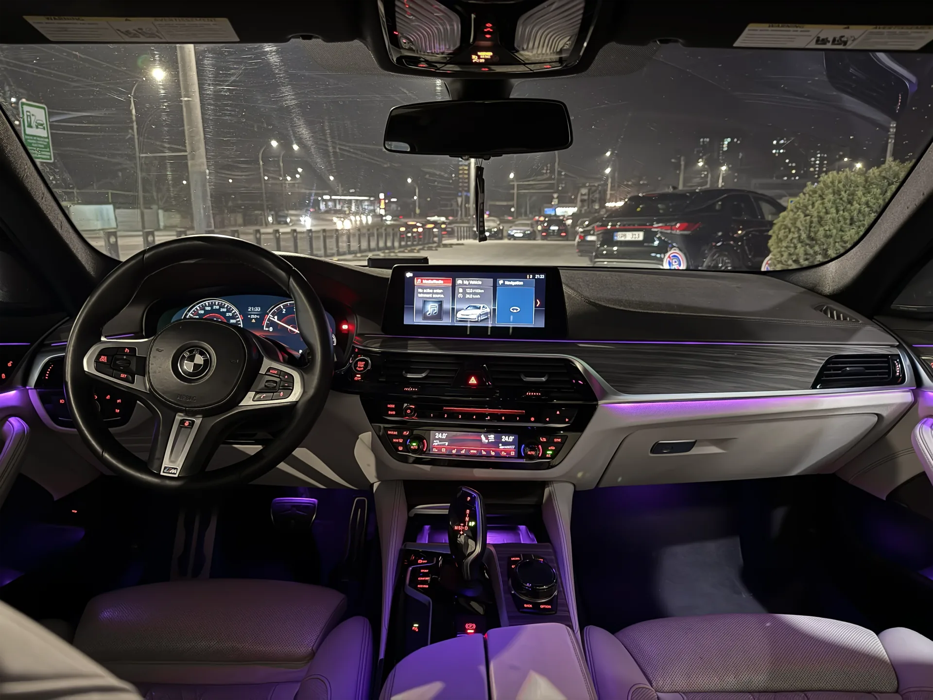 Închiriere BMW 530i xDrive G30 în Moldova - AutoTerra