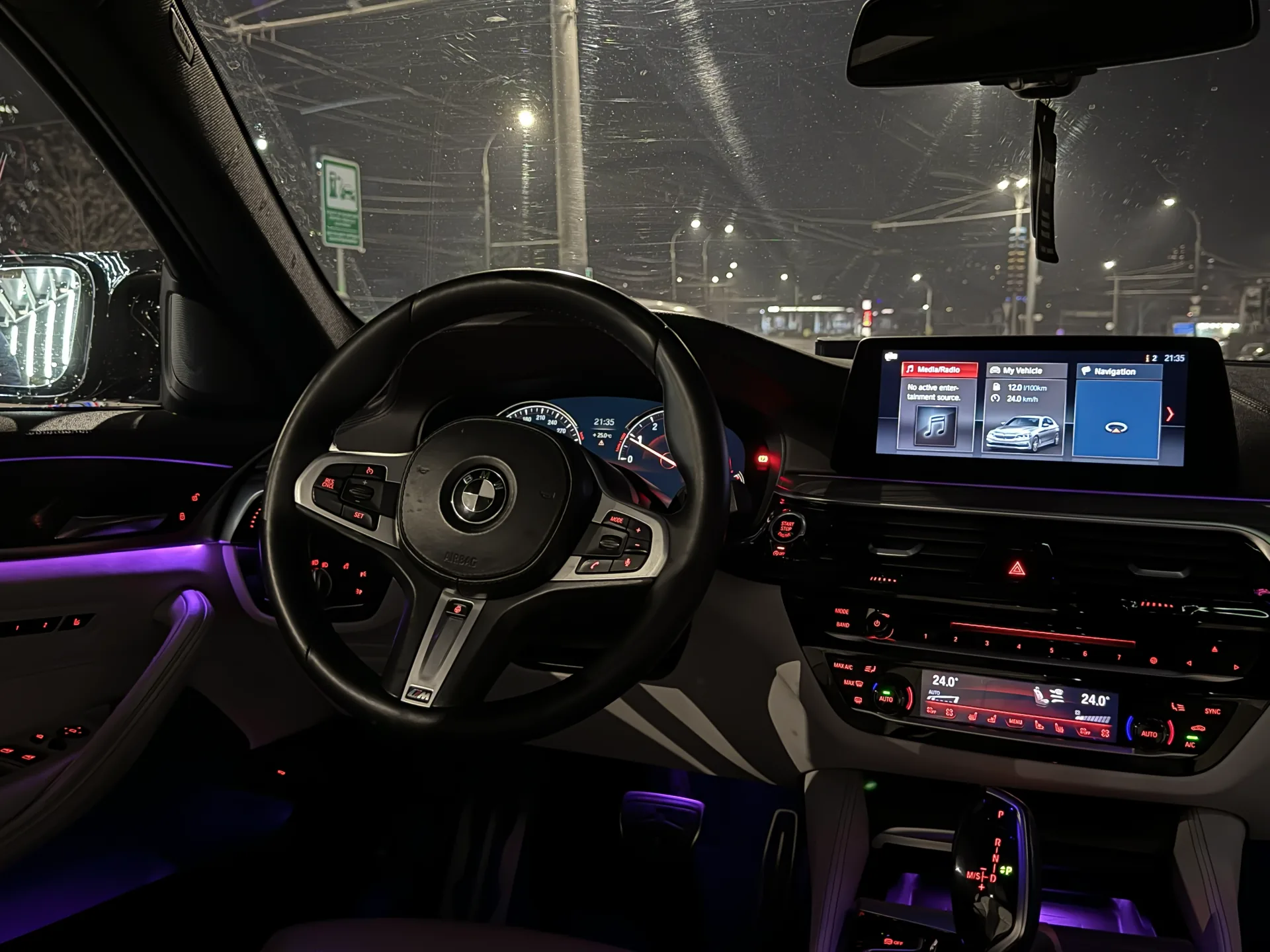 Închiriere BMW 530i xDrive G30 în Moldova - AutoTerra