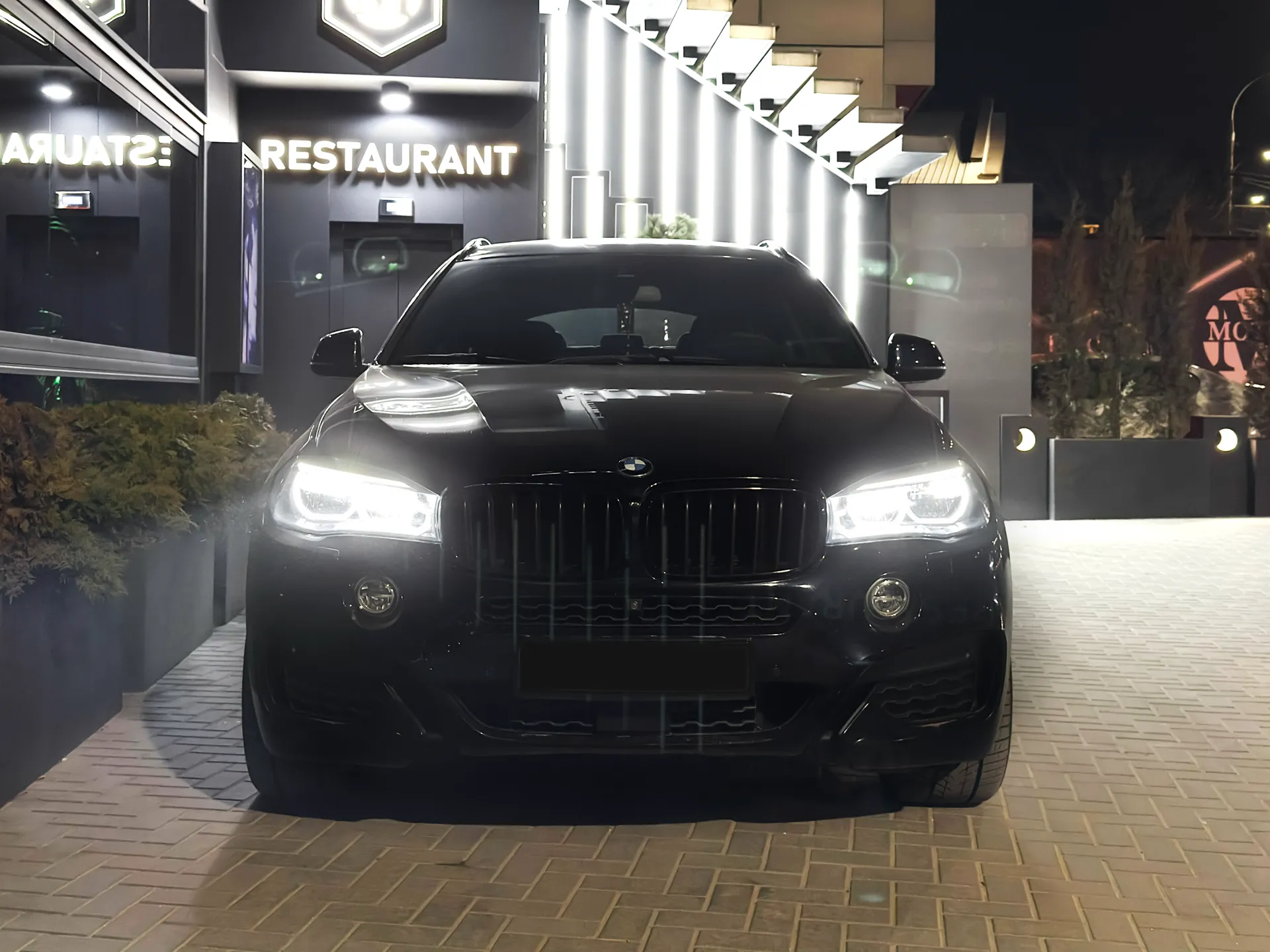 Închiriere BMW X6 xDrive30d în Moldova - AutoTerra