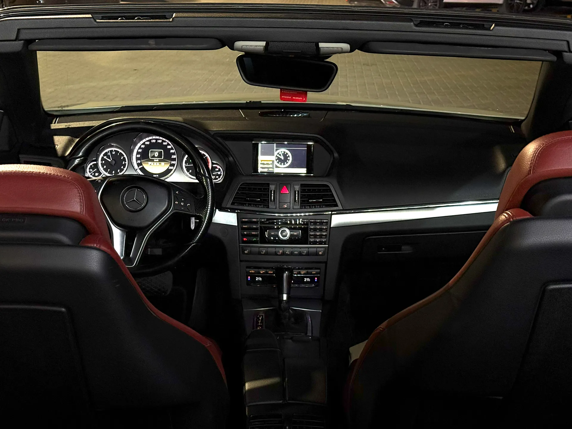 Închiriere Mercedes-Benz E 220 Cabrio în Moldova - AutoTerra