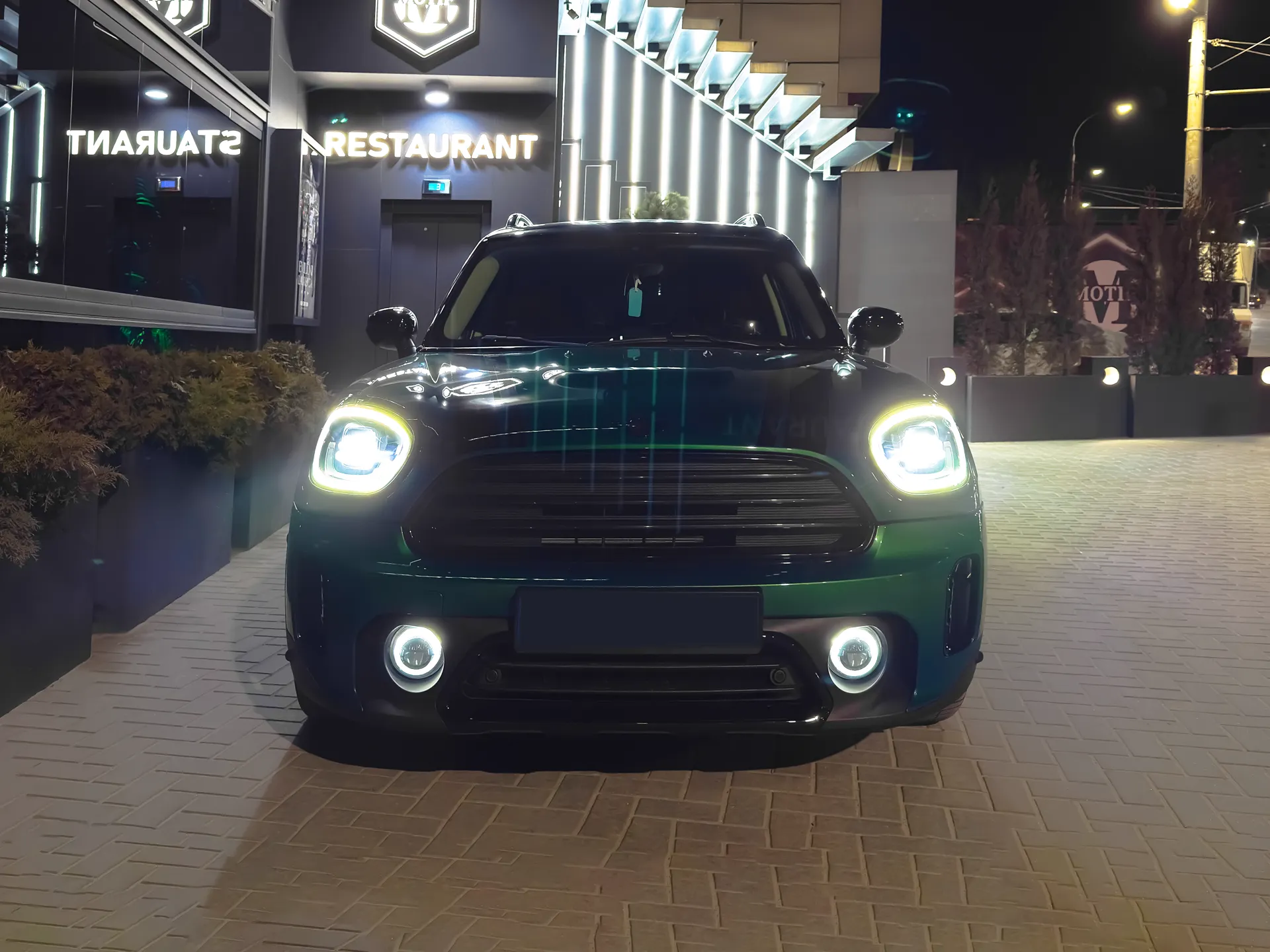 Închiriere MINI Cooper D în Moldova - AutoTerra