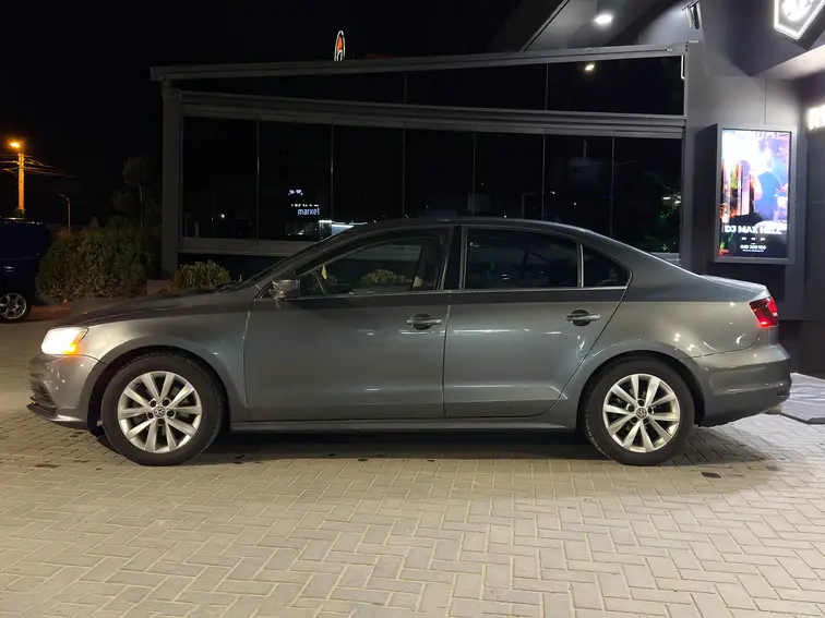 Mașina Volkswagen Jetta 1.4 TSI pentru chirie auto Moldova
