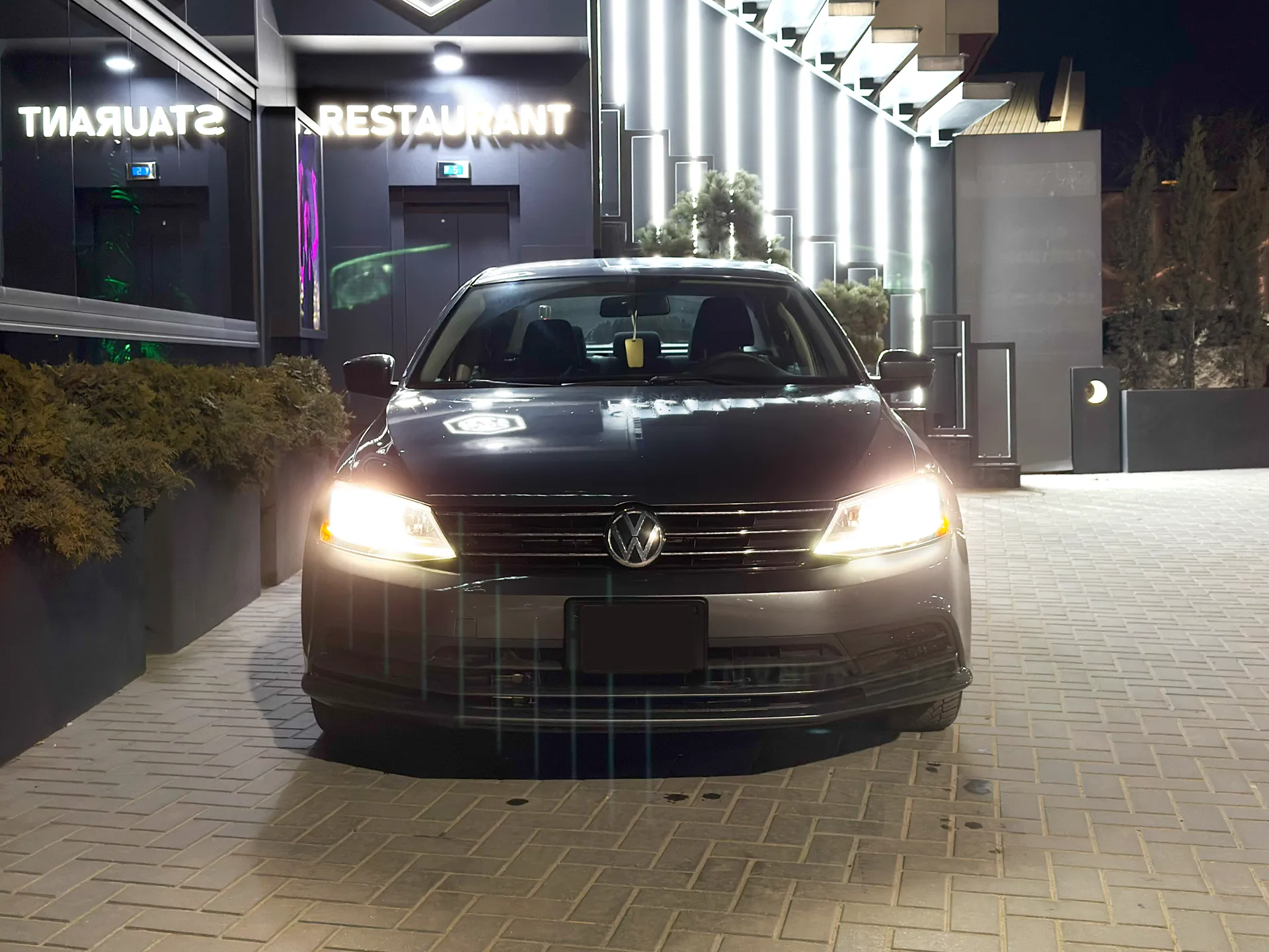 Închiriere Volkswagen Jetta 1.4 TSI în Moldova - AutoTerra