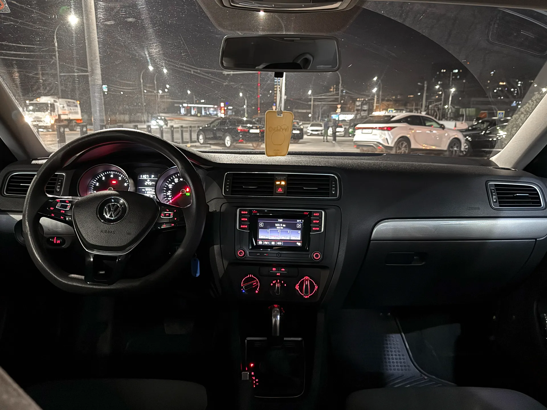 Închiriere Volkswagen Jetta 1.4 TSI în Moldova - AutoTerra