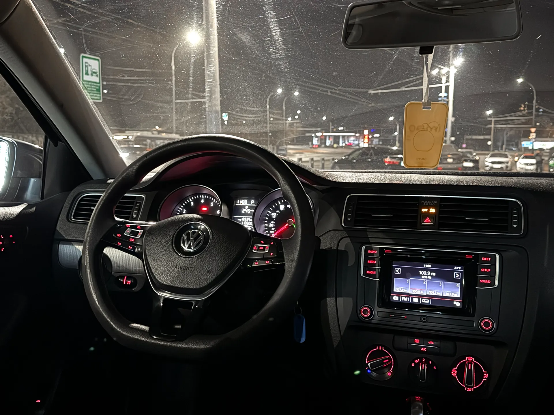 Închiriere Volkswagen Jetta 1.4 TSI în Moldova - AutoTerra